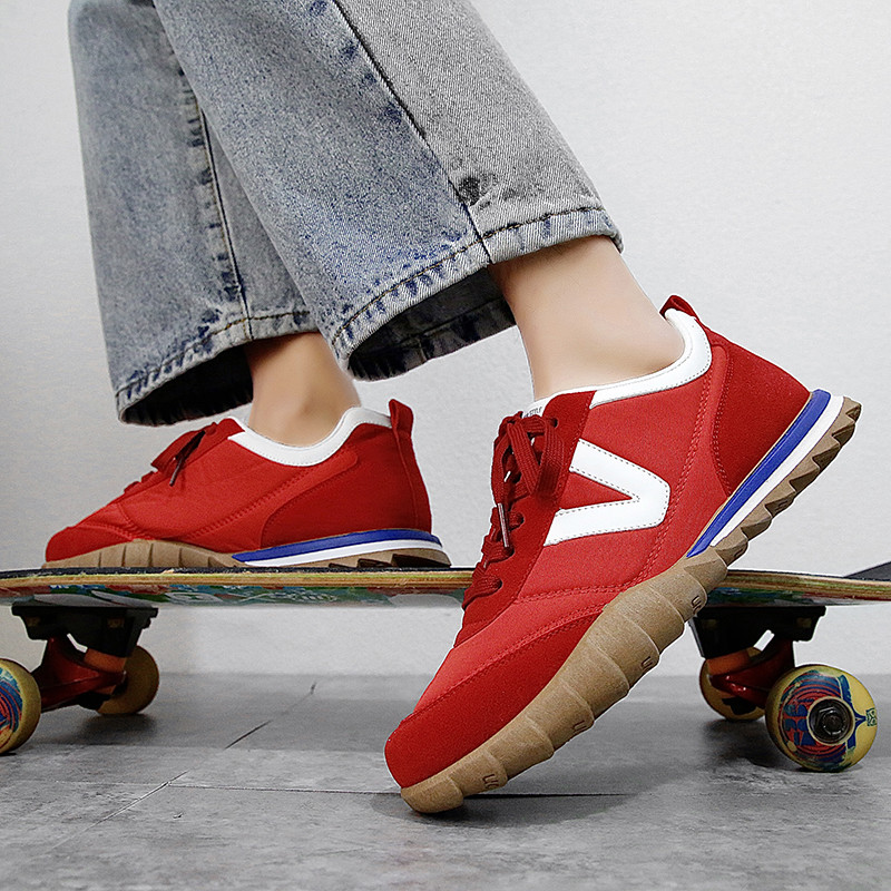 Vyriški laisvalaikio batai Vintažiniai vokiški treniruočių batai Vyriški sportiniai batai suvarstomi sportbačiai Gamintojas Dizaineris Madingi vyriški riedlenčių batai