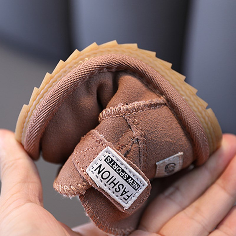 2022 m. Nauji žieminiai batai kūdikiams  odos šilti pliušiniai medvilniniai batai vaikams Neslystantys madingi batai mažiems berniukams mergaitėms sniego batai