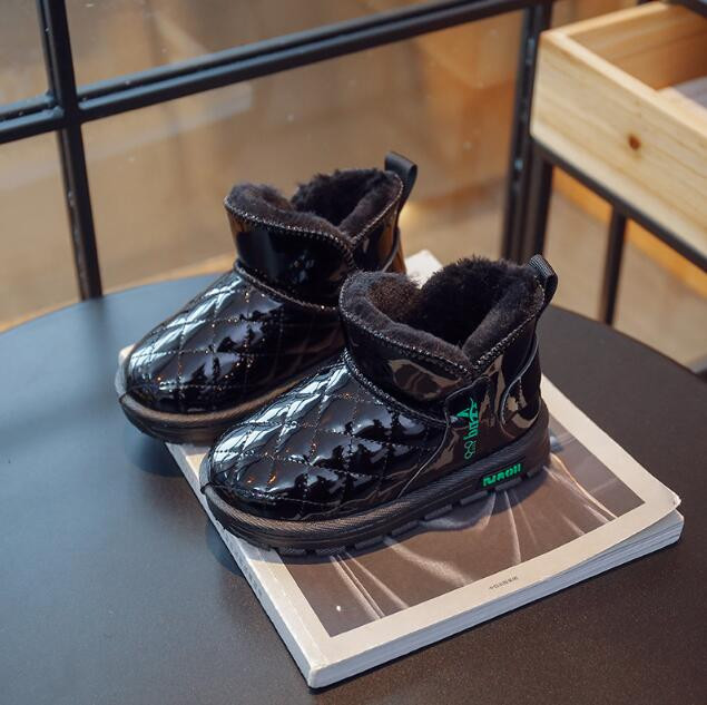 2023 Plišane tople kratke čizme Dječaci Djevojčice Modne ležerne dječje čizme Zimske dječje čizme za snijeg Dječje sportske cipele za snijeg