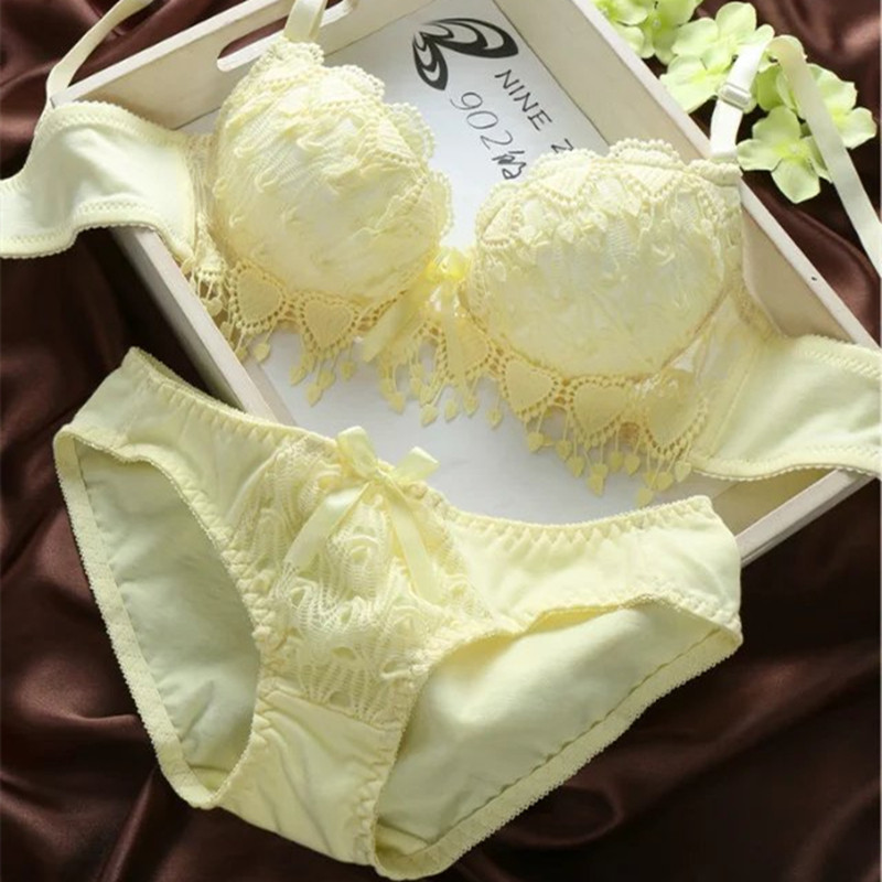 Set de sutien sexy din dantelă de modă la modă Lenjerie de corp Push Up cu decolteu adâncit Sutien de culoare solidă vintage Sutien groase căptușit