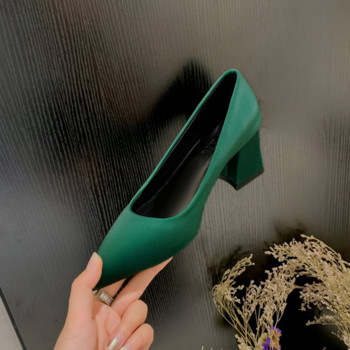 Μαύρα ψηλοτάκουνα παπούτσια Γυναικεία Summer Pumps Νέα 2023 Μυτερά χοντρά τακούνια Ρηχά Μονά παπούτσια OL Γόβες εργασίας Γυναικείες μασίφ νταλόν