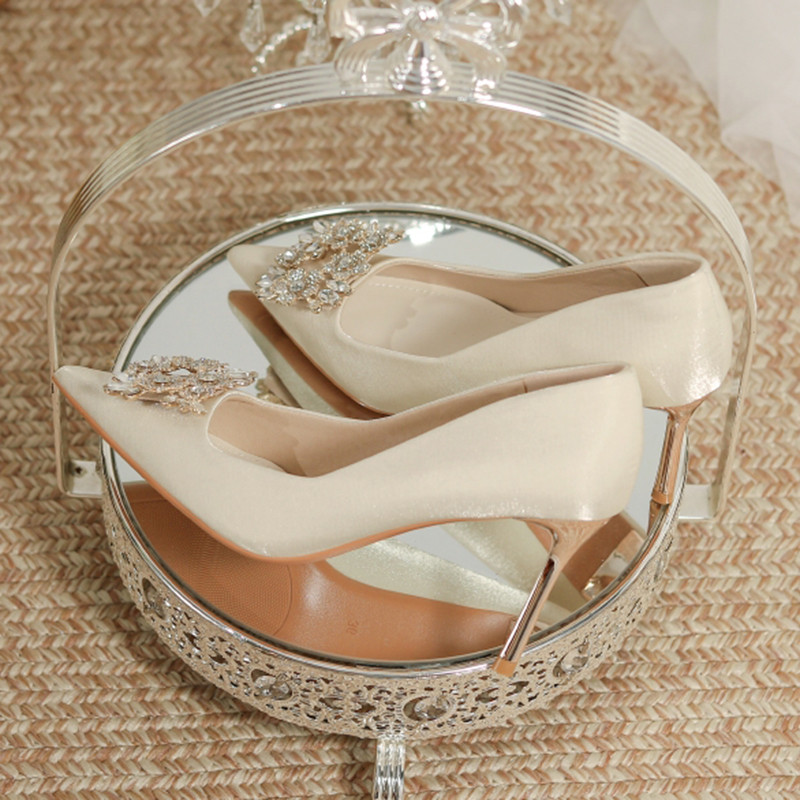 Pompe cu toc înalt cu cataramă pătrată de cristal de damă 2023 pantofi de mireasă eleganti din mătase cu toc subțire pantofi de rochie cu vârf ascuțit pentru femei