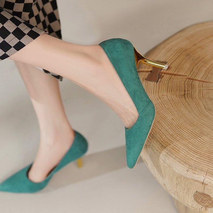 Magas sarkú női cipő Művelúr hegyes orrú csónakcipő aranysarkú ruha cipő Basic pumpák fekete tűsarkú tavaszi ősz 9676N