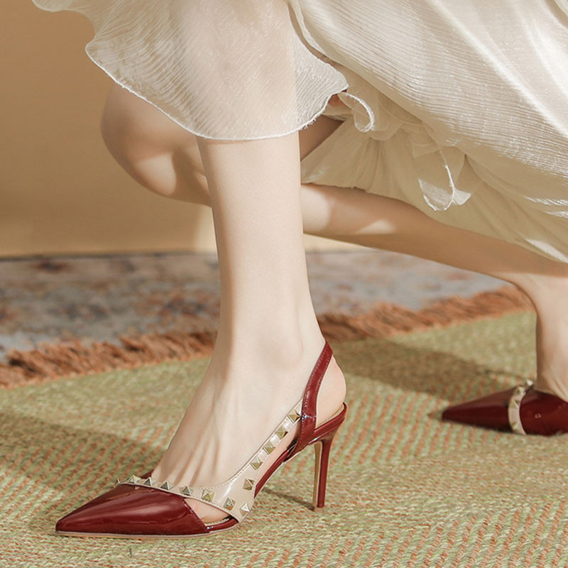 Nauji moteriški pompos smailūs sandalai, kniedės, lakinės odos aukštakulniai batai, ploni kulniukai, suknelė, avalynė, raudoni, stiletai, juodi, 1364N