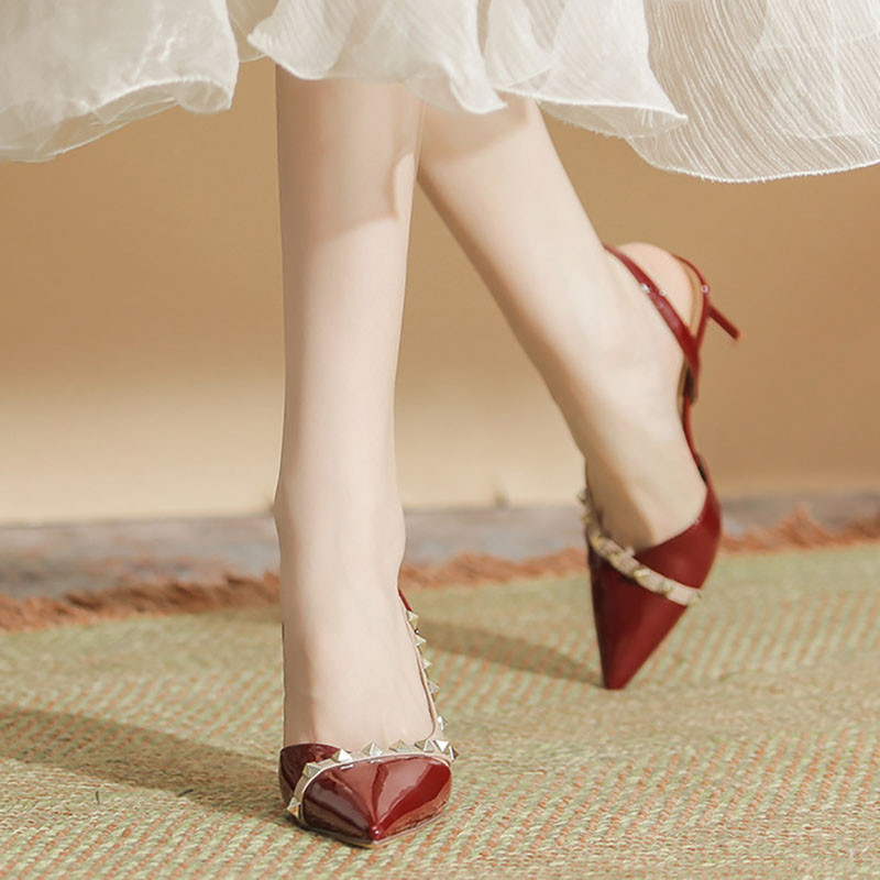 Nauji moteriški pompos smailūs sandalai, kniedės, lakinės odos aukštakulniai batai, ploni kulniukai, suknelė, avalynė, raudoni, stiletai, juodi, 1364N