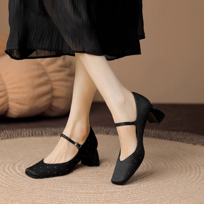 Uued naiste Bling Pumps Kõrged kontsad Peokleit Kingad Ruudukujuline varbaosa Mary Janes Kingad Must Punane Glitter Zapatos Mujer Sügis 1605N