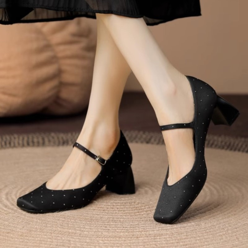 Uued naiste Bling Pumps Kõrged kontsad Peokleit Kingad Ruudukujuline varbaosa Mary Janes Kingad Must Punane Glitter Zapatos Mujer Sügis 1605N