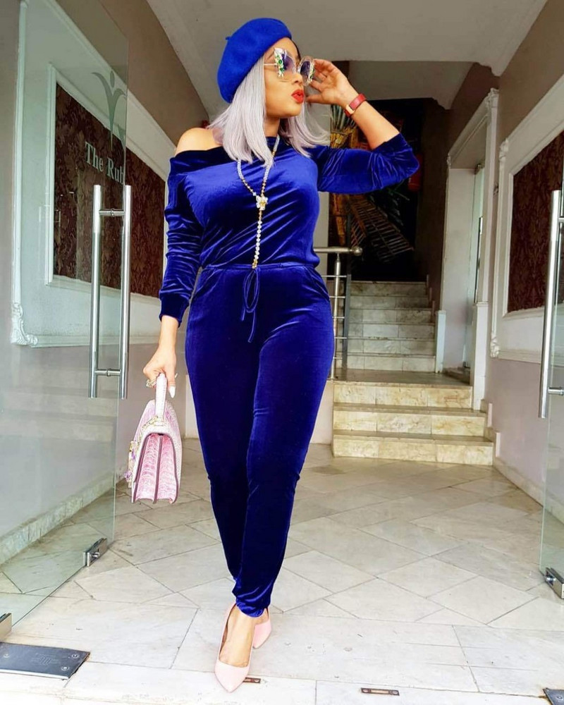 Novi jednobojni, seksi kombinezon s otvorenim ramenima, jesenski kombinezon dugih rukava s uzicom, ženski kombinezon pune dužine u ulici