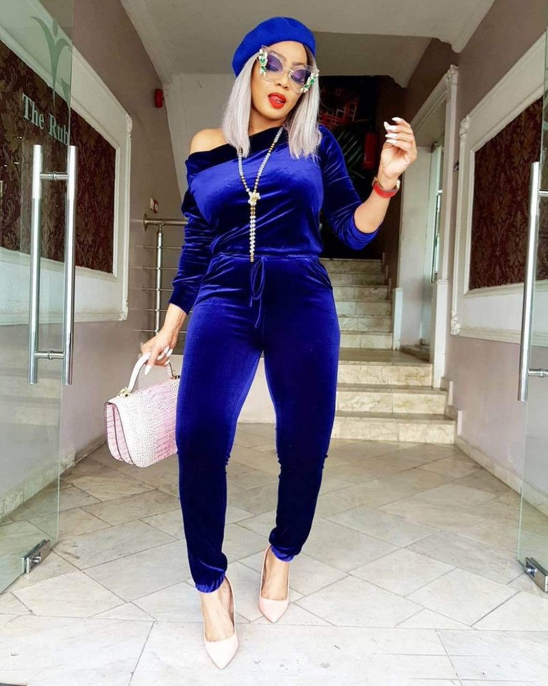 Novi jednobojni, seksi kombinezon s otvorenim ramenima, jesenski kombinezon dugih rukava s uzicom, ženski kombinezon pune dužine u ulici