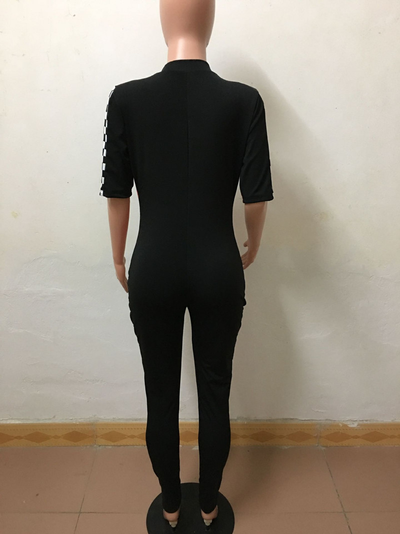 Dámsky elegantný ležérny overal s kockovanou potlačou a športovou potlačou