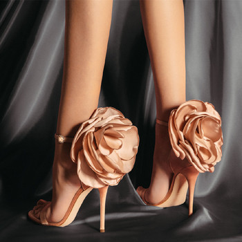 Дамски сандали 2023 Дамски обувки на висок ток Копринени сатенени парти обувки с катарами Римски цветя Сандали с кръгли пръсти Летни обувки за жени