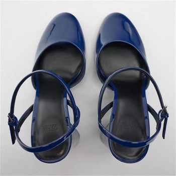 Σανδάλια Γυναικεία 2023 Μπλε μαλακό λουστρίνι ντιζάιν παπούτσια για γυναίκες Χοντρό στρογγυλά δάχτυλα Ψηλοτάκουνα κούφια σανδάλια χειροποίητα
