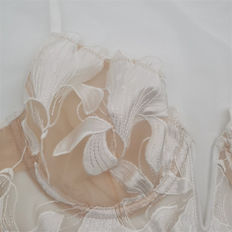 Francúzska spodná bielizeň Sexy dámska spodná bielizeň Set Push-up podprsenka Čipka Transparentná podprsenka Nohavičky Súpravy Svadobné biele tenké spodné prádlo