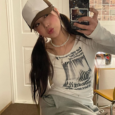 Dámske tričko s potlačou graffiti písmen KOSAHIKI, úzke crop topy s dlhým rukávom, estetické grunge tričká s motívom Y2k, streetwear, Harajuku tričká