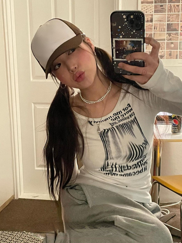 Dámske tričko s potlačou graffiti písmen KOSAHIKI, úzke crop topy s dlhým rukávom, estetické grunge tričká s motívom Y2k, streetwear, Harajuku tričká