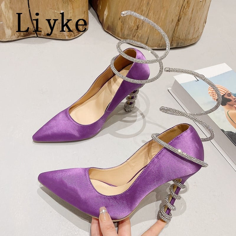 Liyke 2023 Nová móda Dámske lodičky s krištáľovým remienkom na členku, fialové hodvábne špicaté špičky s kamienkami na vysokých podpätkoch, párty, banket, jehlové topánky