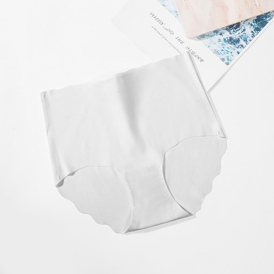 Augstas sieviešu apakšbiksītes Ledus zīda bezšuvju liela izmēra sieviešu apakšveļa viļņotas malas, mīkstas gurnus paceļamas sieviešu biksītes ķermeņa formas veļa