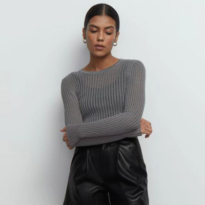 Kryptografické módne biele elegantné pruhované priehľadné dámske topy, outfity, tričká s dlhým rukávom, skinny klubové párty oblečenie