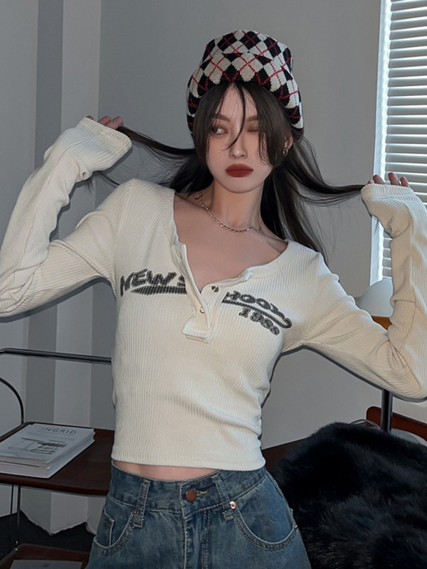 Tricou cu elastic cu imprimeu retro graffiti Tonngirls pentru femei, top crop subțire sexy, cu mânecă lungă cu nervuri, topuri cu decolteu în formă de grunge, tricou coreean