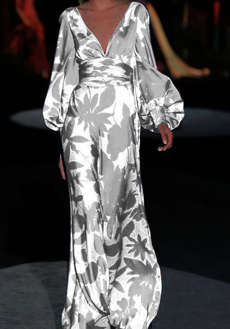 Haljina s V-izrezom. Veleprodajna ponuda haljina za žene, duge haljine velikih veličina