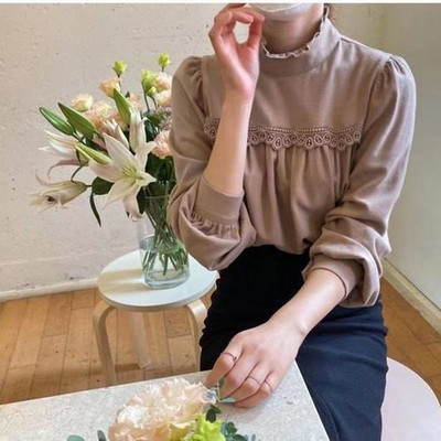 Dámska blúzka s kórejským volánikom a polrolákom, skladaná čipka, elegantné šitie, sveter s lanternovými rukávmi, tenká bavlnená košeľa s dolným okrajom 12487