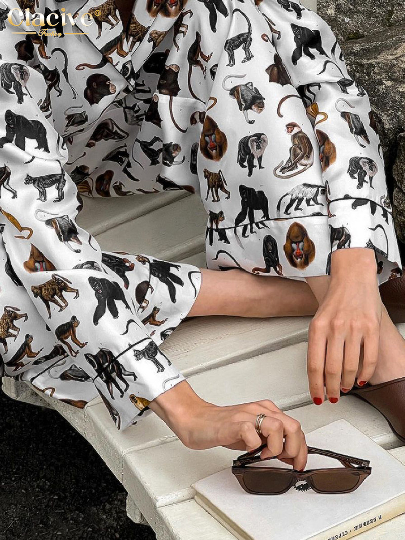 Clacive Ležerna široka kućna odijela s printom Elegantni set širokih hlača visokog struka Modna dvodijelna košulja dugih rukava Ženska odjeća 2023.