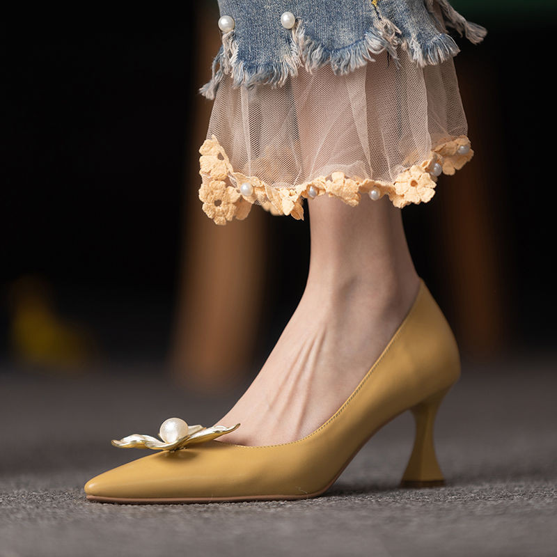 Încălțăminte de vară de damă cu toc Pantofi galbeni pentru femei 2023 pantofii cu toc înalt vârf ascuțit perla de seară cu toc Reducere
