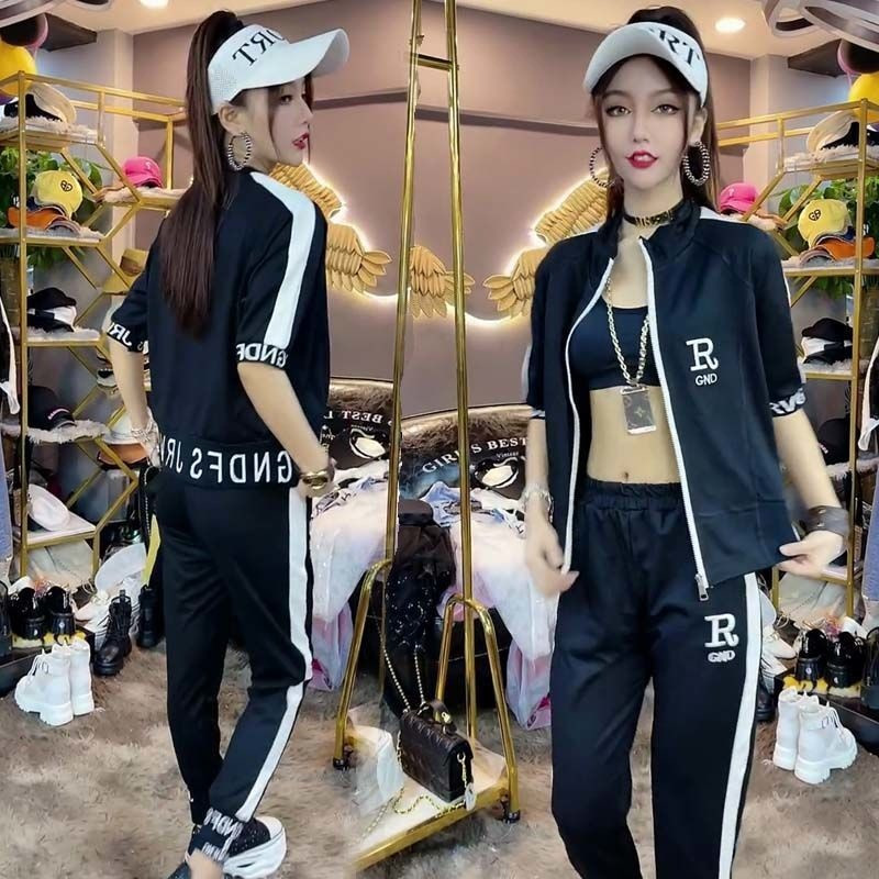 Γυναικείες αθλητικές φόρμες 2023 Καλοκαίρι Νέο λεπτό κοστούμι μόδας κοντό μανίκι πουλόβερ με κουκούλα παντελόνι σετ δύο τεμαχίων για γυναικεία ρούχα σε μεγάλο μέγεθος