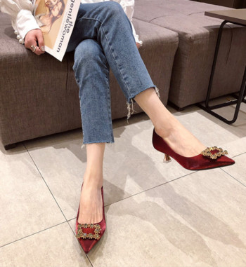Дамски обувки 2023 г. със средни токчета Дамски летни обувки Червени сватбени булчински обувки Кристали Заострени пръсти Диамантени кристали 39