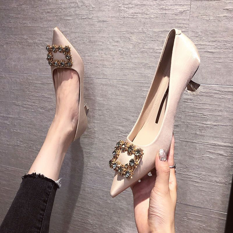 Cipele za žene 2023. sa srednjom potpeticom Ženska ljetna obuća Crvena vjenčana mladenka Cipela Kristali Šiljati prsti Dijamantni kamenčić 39