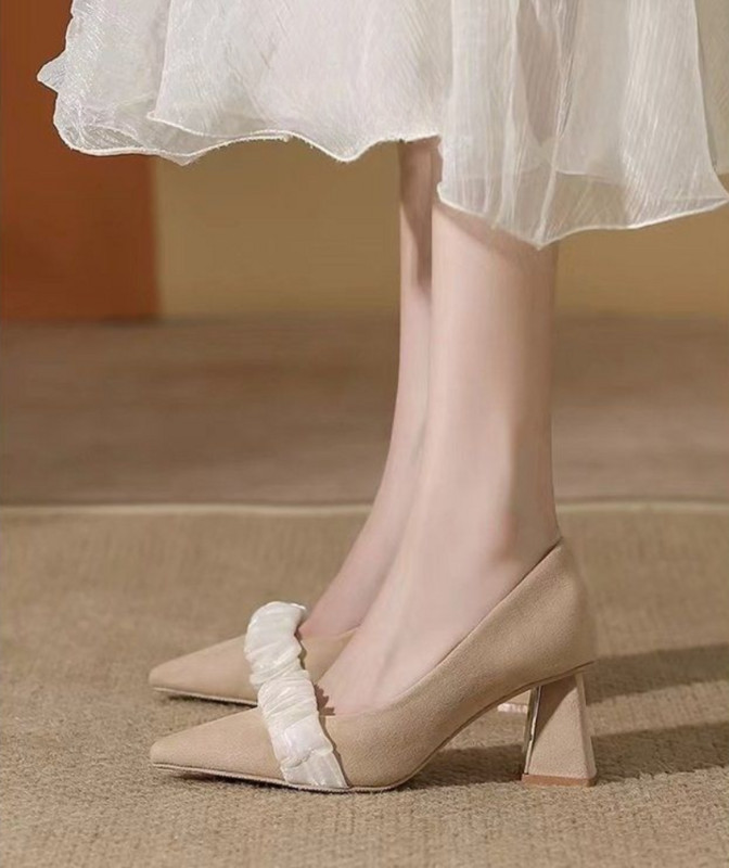 Dámske topánky na vysokých podpätkoch, letná obuv pre nevesty z roku 2023, čierne, na blokovom podpätku, so špicatou špičkou, hrubé, E, akcia A