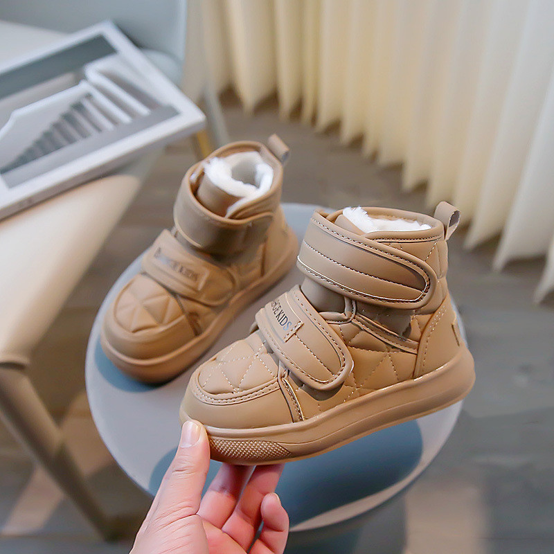 Zimske dječje čizme za snijeg 2023. Kožne cipele od flisa za male dječake Mekani gumeni potplat Modne tople čizme za djevojčice