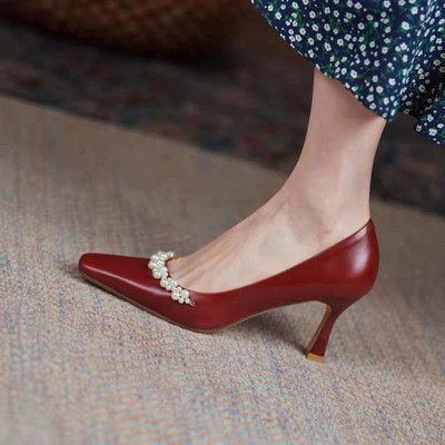Ženska ljetna obuća na cipele s petom za žene 2023. Pearl Red Pumps Visoke potpetice Stilito kvadratni vrh Svadbene mladenke A Rasprodaja E