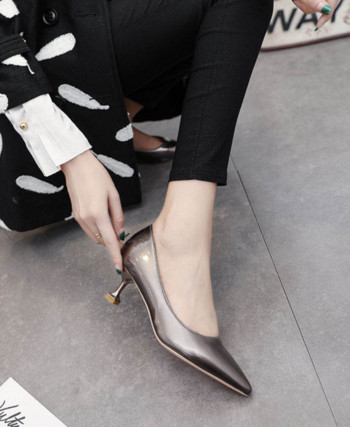 Γυναικεία καλοκαιρινά υποδήματα Νυφικά Παπούτσια Νυφικά Γυναικεία 2023 Stilito με μεσαία τακούνι με μυτερά δάχτυλα Office Ασημένια έκπτωση A 39