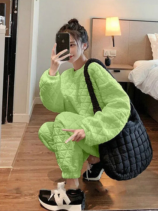 Χοντρό ζεστό καπιτονέ φούτερ O-λαιμόκοψη 2 τεμαχίων σετ casual χοντρό πουλόβερ πουλόβερ σε συνδυασμό με φαρδύ φαρδύ πόδι, μέχρι τον αστράγαλο στολή Jogger