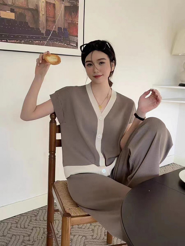 Vară cu decolteu în V fără mâneci Top tricotat cu un singur piept + pantaloni largi Set două piese Femei Nou coreeană Loose Hit Color Seturi tricotate