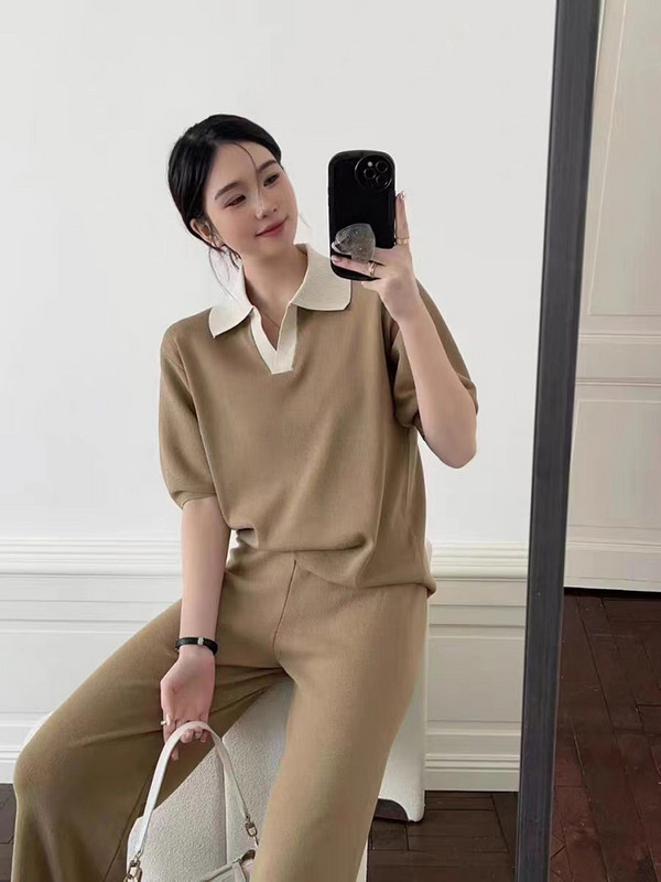 Moda coreeană Polo-gât Culoare Hit Pulover cu mânecă scurtă Top + pantaloni lați tricotați Seturi 2 piese Seturi de pantaloni subțiri de vară pentru femei