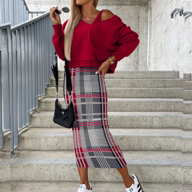 Dámske jednofarebné ležérne šaty s výstrihom do V a mikinou s kapucňou + pletená slim fit sukňa bez rukávov