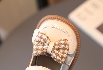 2023 Бебешки кожени обувки за момичета Пролет и есен Меко дъно Принцеса Обикновени ежедневни универсални детски модни бебешки обувки First Walker Shoe