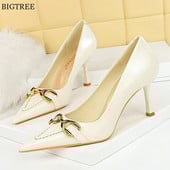 BIGTREE Plitke cipele s retro metalnom kopčom Ženske 2023. Nove uredske cipele s visokom petom od meke kože sa šiljastim prstima Ženske vjenčane cipele na štikle