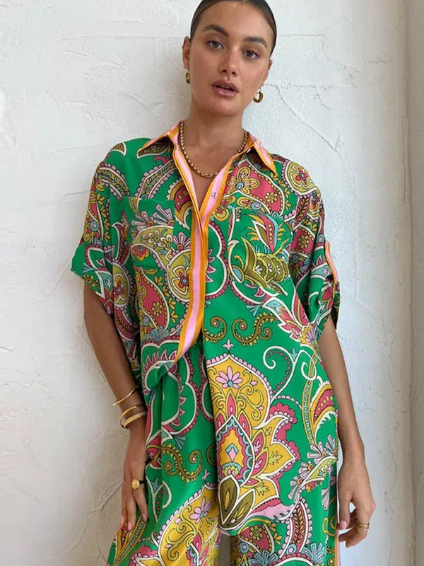 Prinditud vabaaja naiste särk, pükste ülikond, üherealine lahtikäiv krae lühikeste varrukatega topid laia säärega püksid pühaderõivad