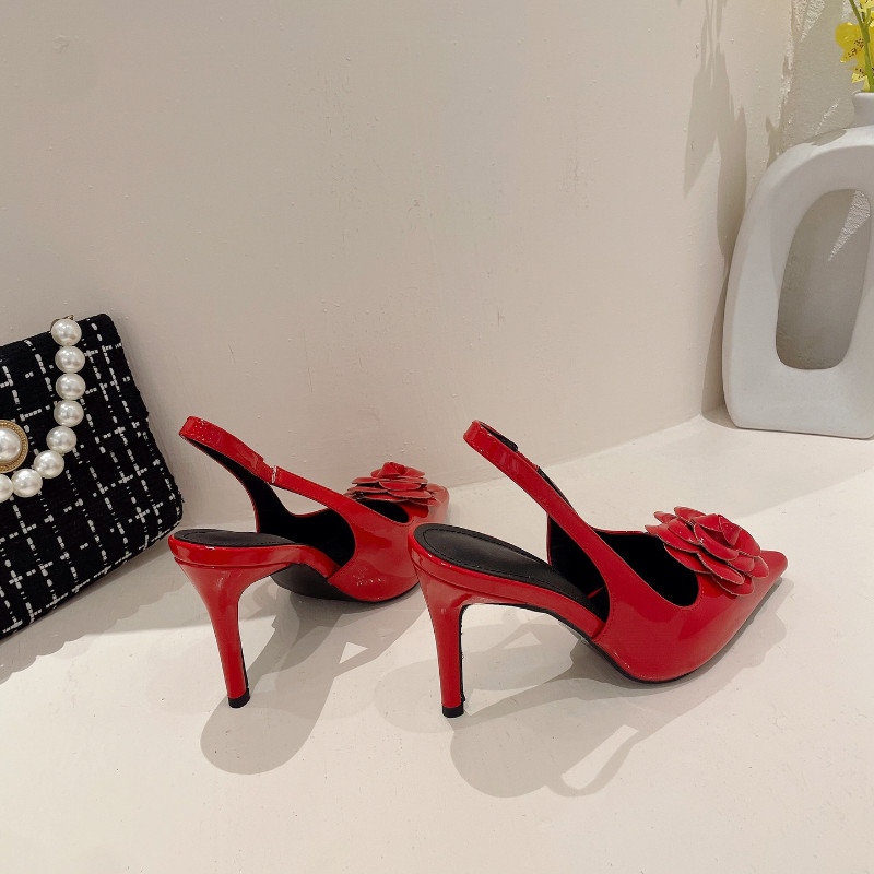 Dámske sandále s prackou z lakovanej kože, špicaté, na vysokých podpätkoch, jednofarebné, s remienkom vzadu, elegantné spoločenské topánky, párty lodičky