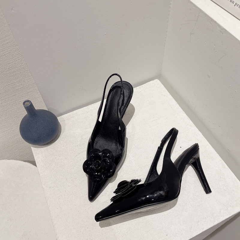 Dámske sandále s prackou z lakovanej kože, špicaté, na vysokých podpätkoch, jednofarebné, s remienkom vzadu, elegantné spoločenské topánky, párty lodičky