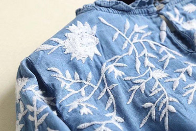 Dámska džínsová blúzka s výšivkou, svetlomodrá, mäkká džínsová blúzka, lem, O-krk, tri štvrťové rukávy, volániky, ležérna košeľa, sladký top