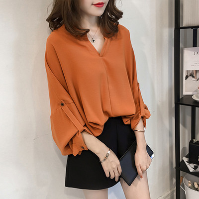 2019 Нови дамски блузи Свободна пуловерна риза Лято Пролет Ежедневни Blusas Едноцветни свободни женски ризи с дълъг ръкав V-образно деколте Ризи за свободното време