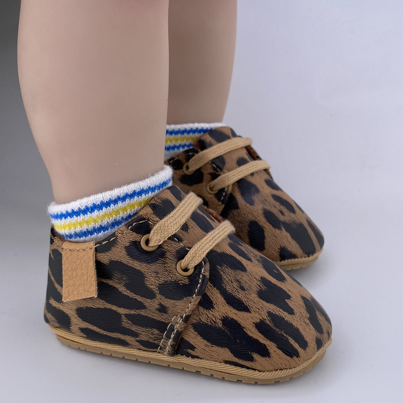 Retronahast beebijalatsid vastsündinud poistele tüdrukutele Mitmevärvilised väikelapse kummist tald, libisemisvastane esimene jalutuskäik, vastsündinu mokassiinid