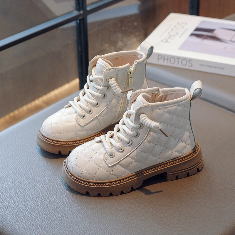 Sügissaapad tüdrukule 2023 Uus must küljetõmblukk ümmarguse varbaga poiste kingad, mitmekülgsed rombokujulised ruudulised libisemiskindlad pahkluu lühikesed saapad