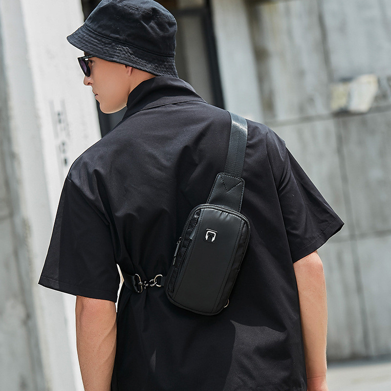 Marka Muška torba za prsa 2023. Modna mala muška preko ramena Japanska dizajnerska torbica od Oxford tkanine na rame za muža Putovanja Sport