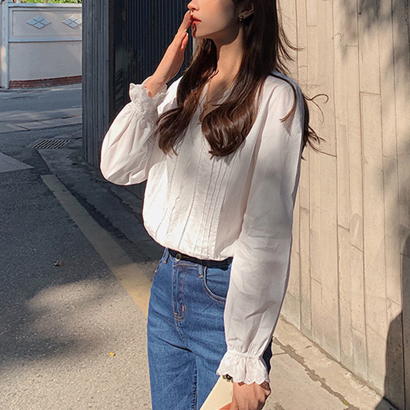 Nová voľná volánová čipkovaná blúzka pre ženy, jarný výstrih do V, skladaný dizajn, biela košeľa, dámska košeľa s dlhým rukávom, bavlnený top, dámsky top 13157
