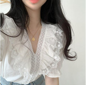 Dámske blúzky s bielym topom a polovičným rukávom, kórejské elegantné tričko, topy a blúzky s výstrihom do V, sexy oblečenie, plážová tunika 2020